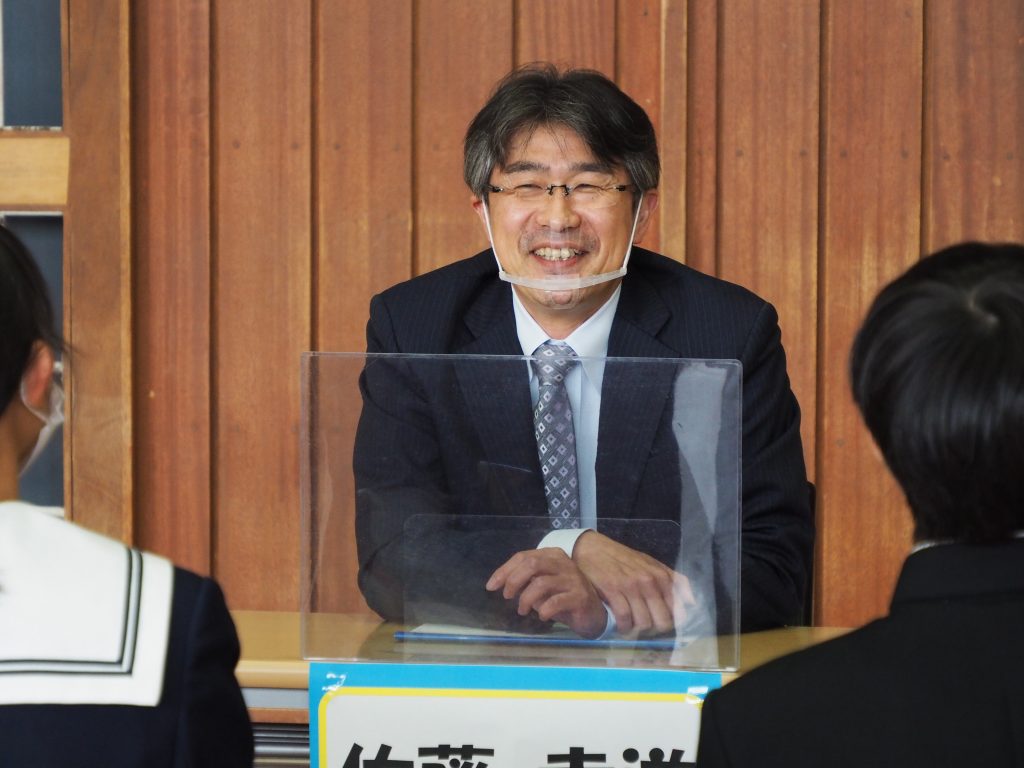 笑顔満開 まっすぐなまなざし みらいとしょかん