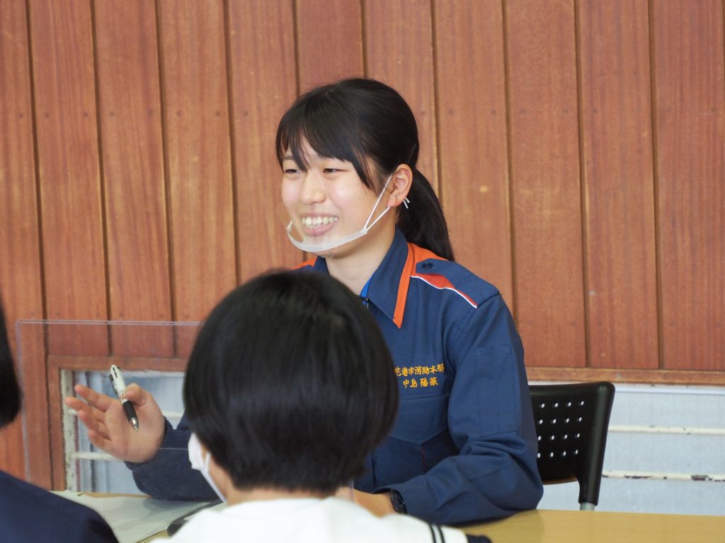 笑顔満開 まっすぐなまなざし みらいとしょかん